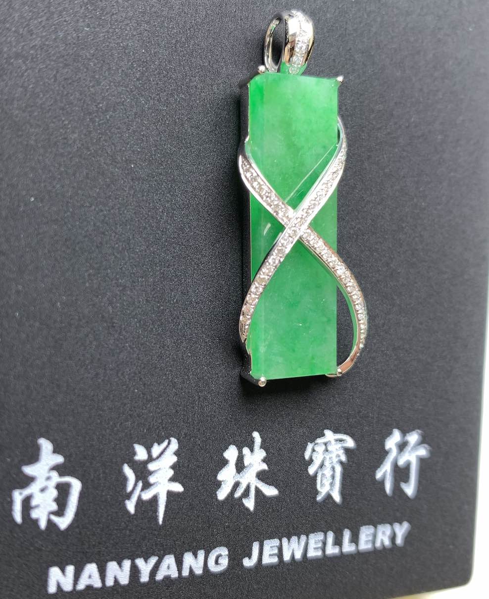 Icy apple green plain jadeite pendant - Image 3