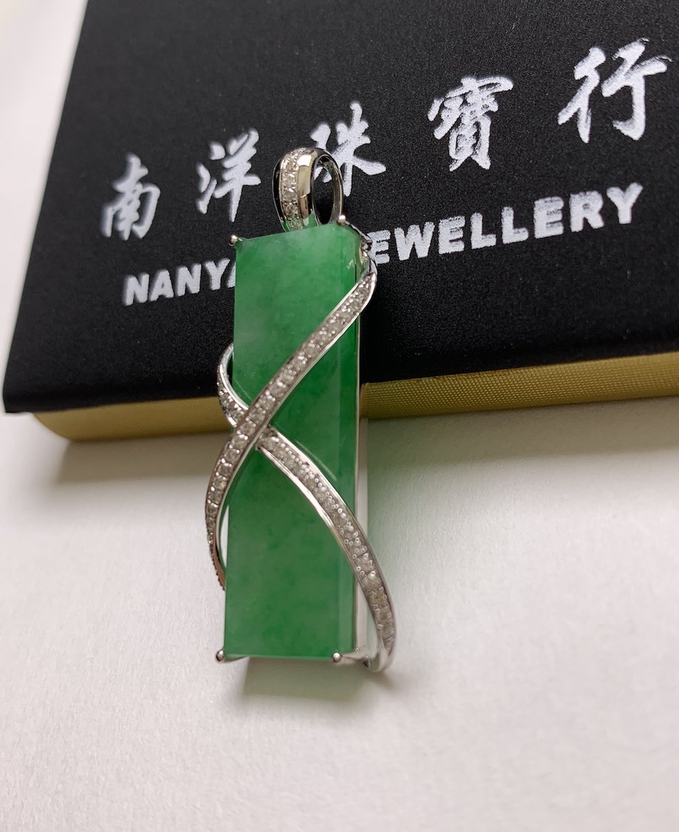 Icy apple green plain jadeite pendant - Image 5