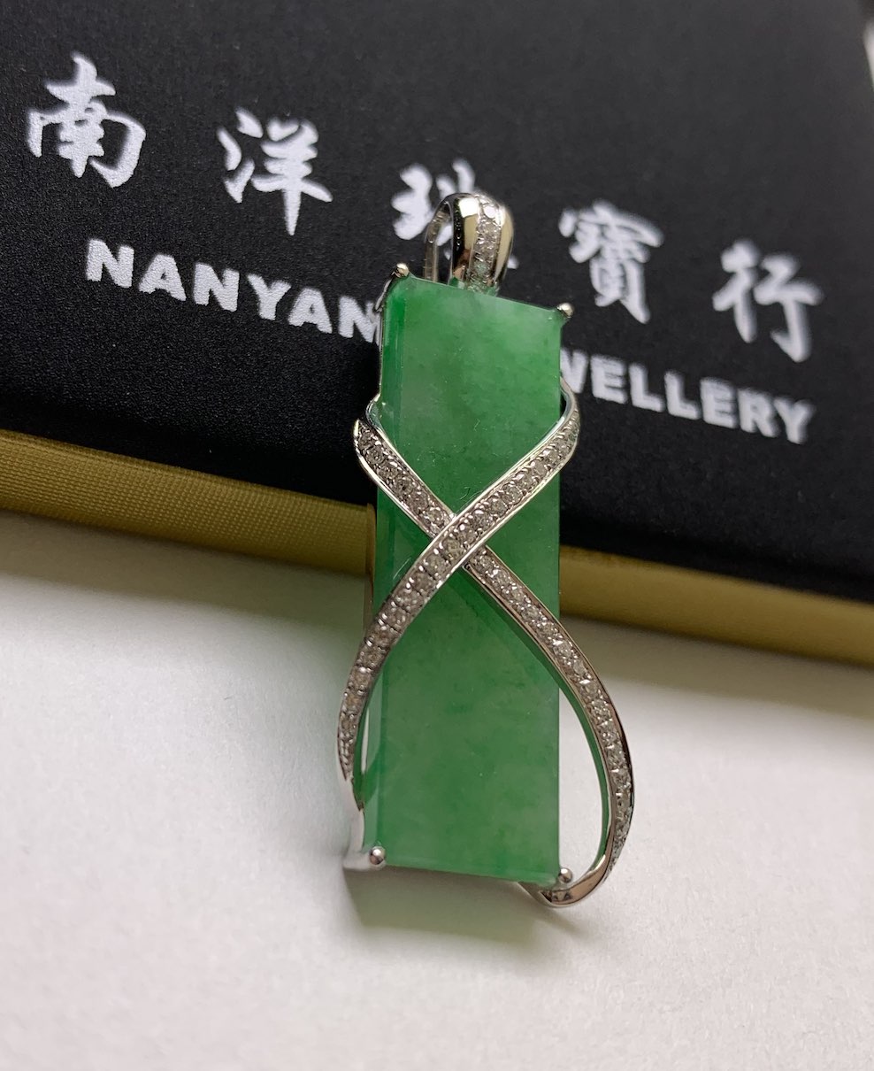 Icy apple green plain jadeite pendant - Image 6