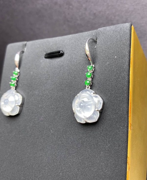 highly translucent icy lotus jadeite earring - Image 2