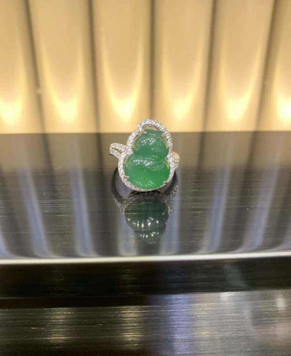 Highly translucent Dark green gourd jadeite ring - Image 2