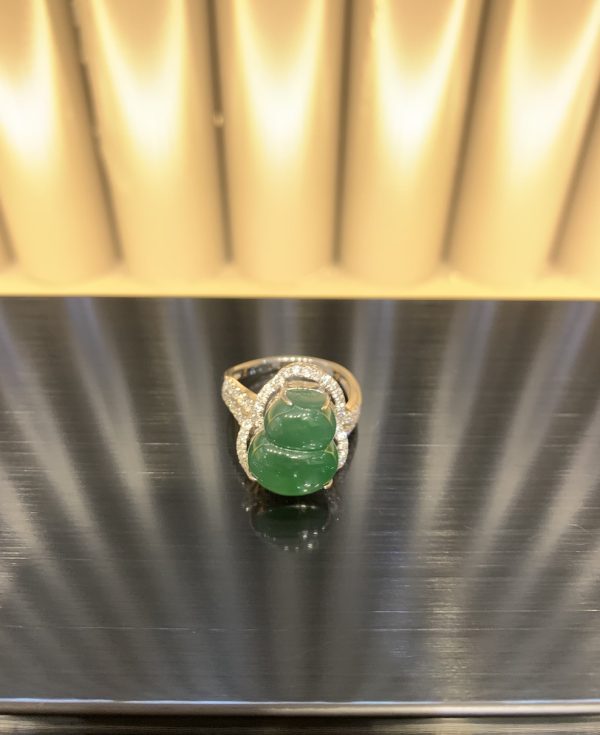 Highly translucent Dark green gourd jadeite ring - Image 5