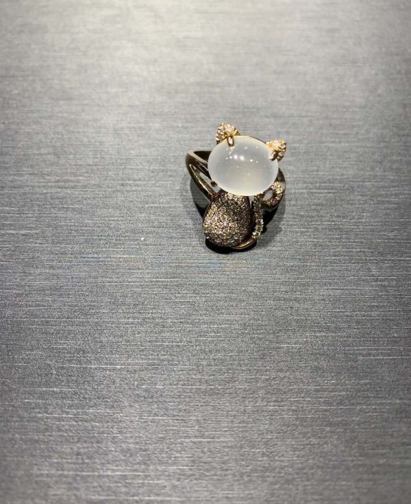 Highly translucent icy cabochon cat design jadeite ring