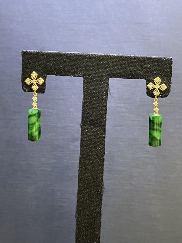 Translucent vivid old pit green barrel shape jadeite earring[SOLD OUT]