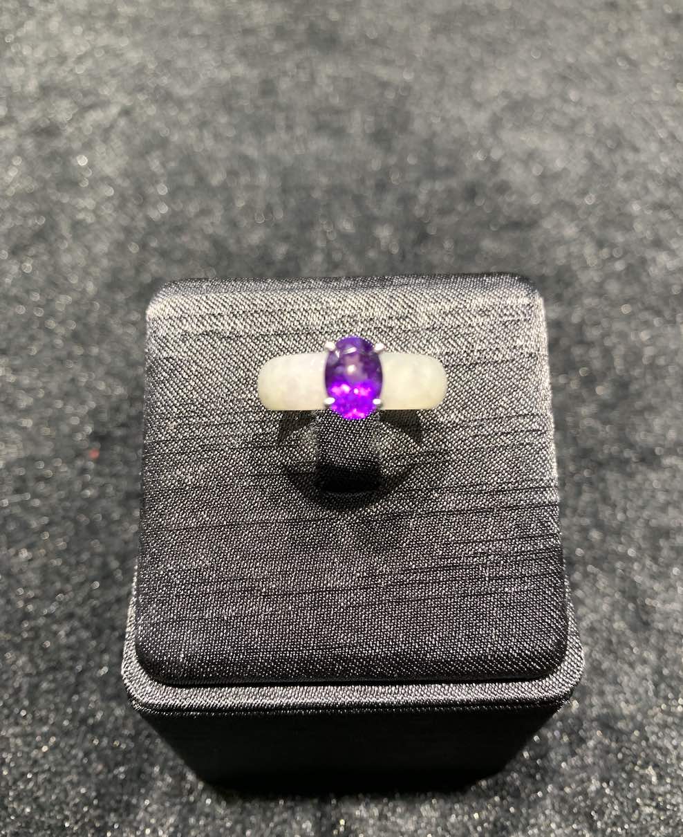 icy whiteish jadeite ring setting with amethyst