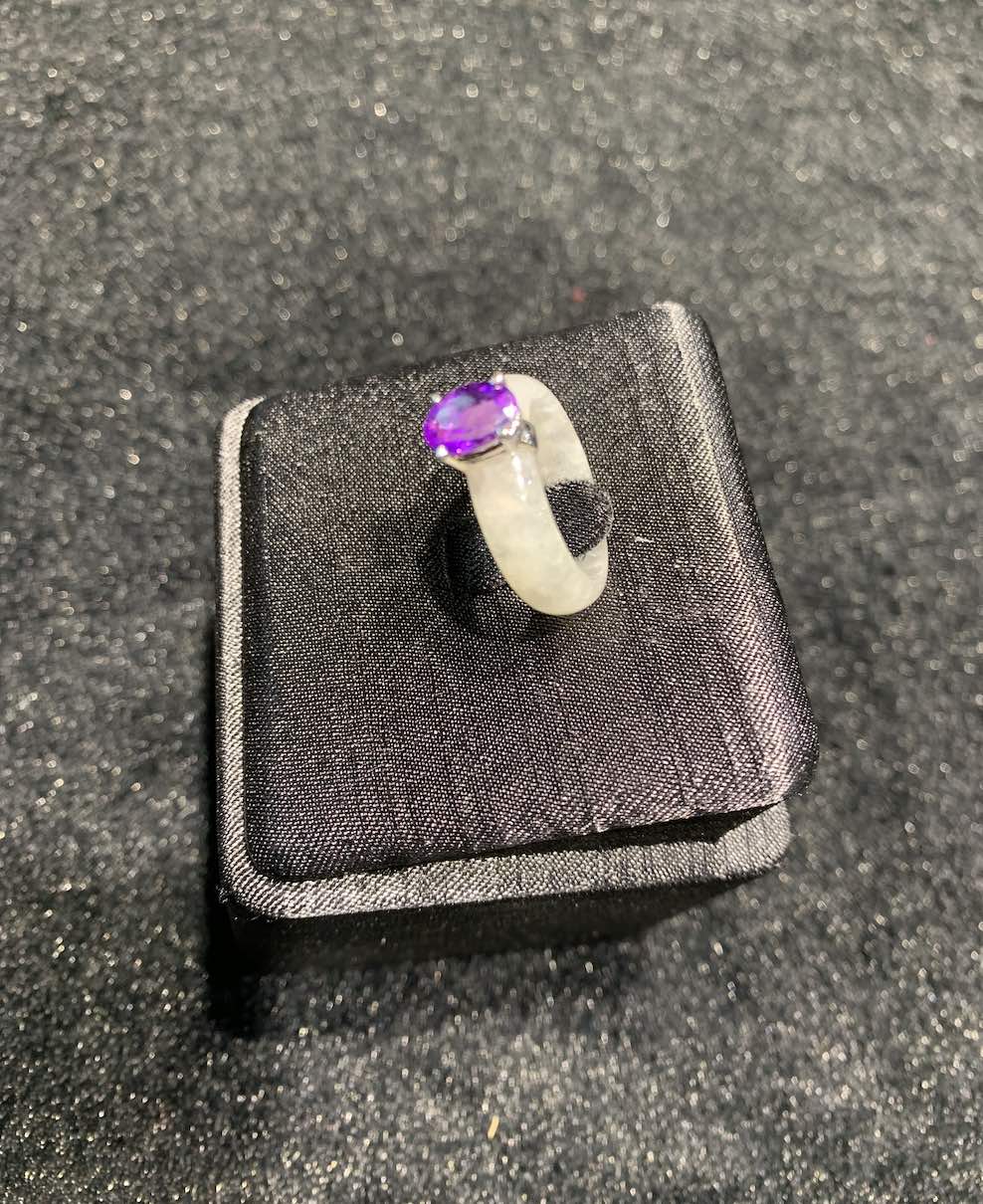 icy whiteish jadeite ring setting with amethyst - Image 4