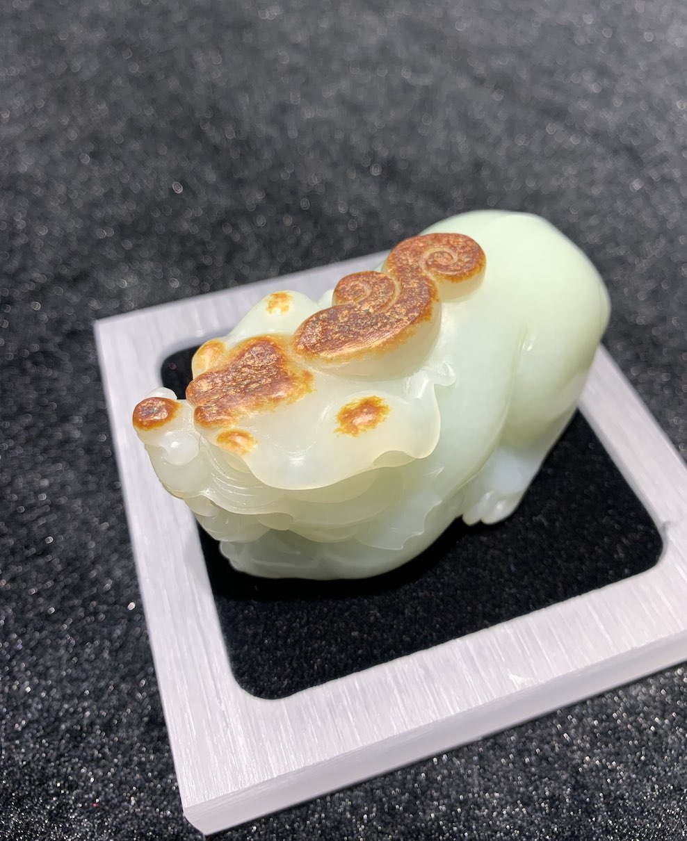 natural white jade Pixiu with brownish skin colour nephrite - Image 2