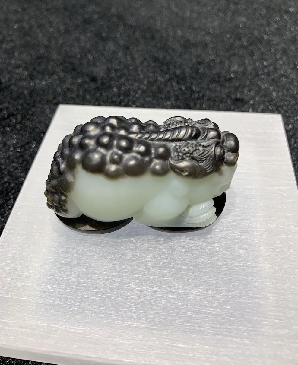 natural white jade toad carving nephrite ornament - Image 3