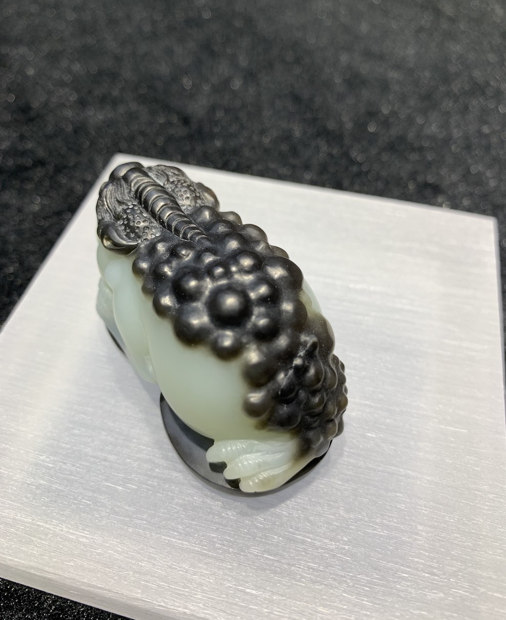 natural white jade toad carving nephrite ornament - Image 5