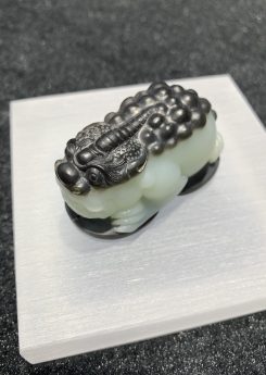 natural white jade toad carving nephrite ornament