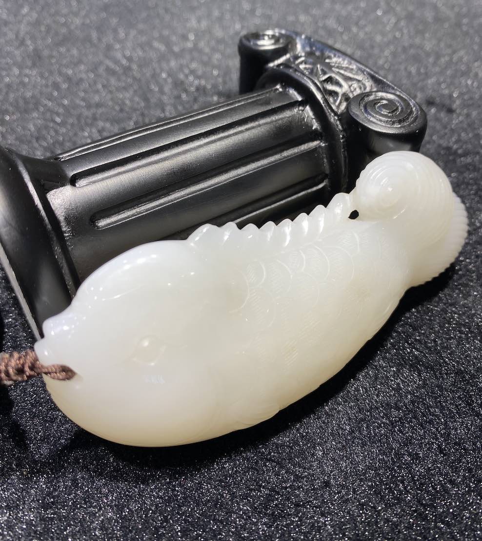 Natural White jade Fish carving nephrite - Image 3