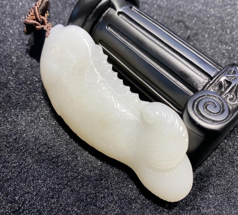 Natural White jade Fish carving nephrite - Image 4