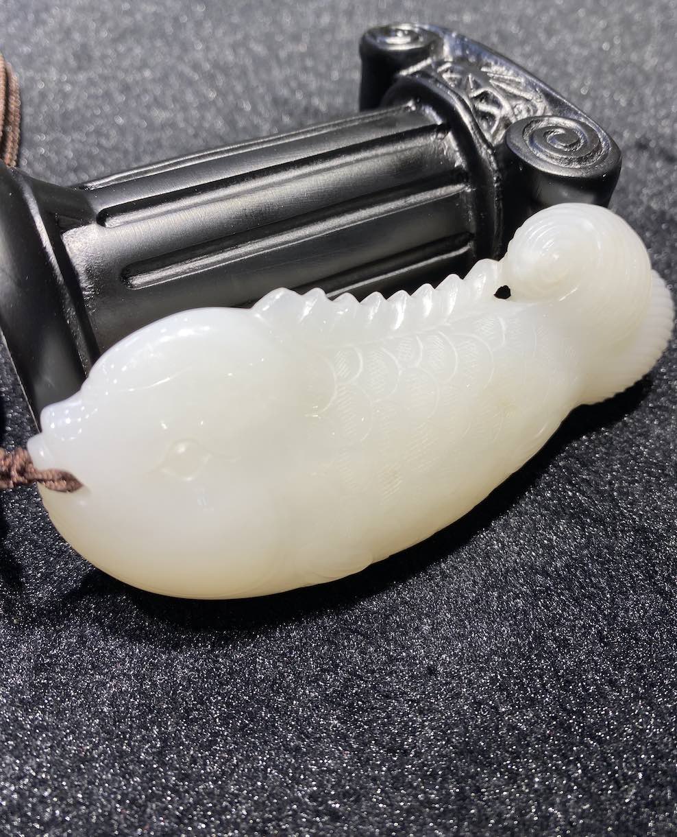Natural White jade Fish carving nephrite - Image 5