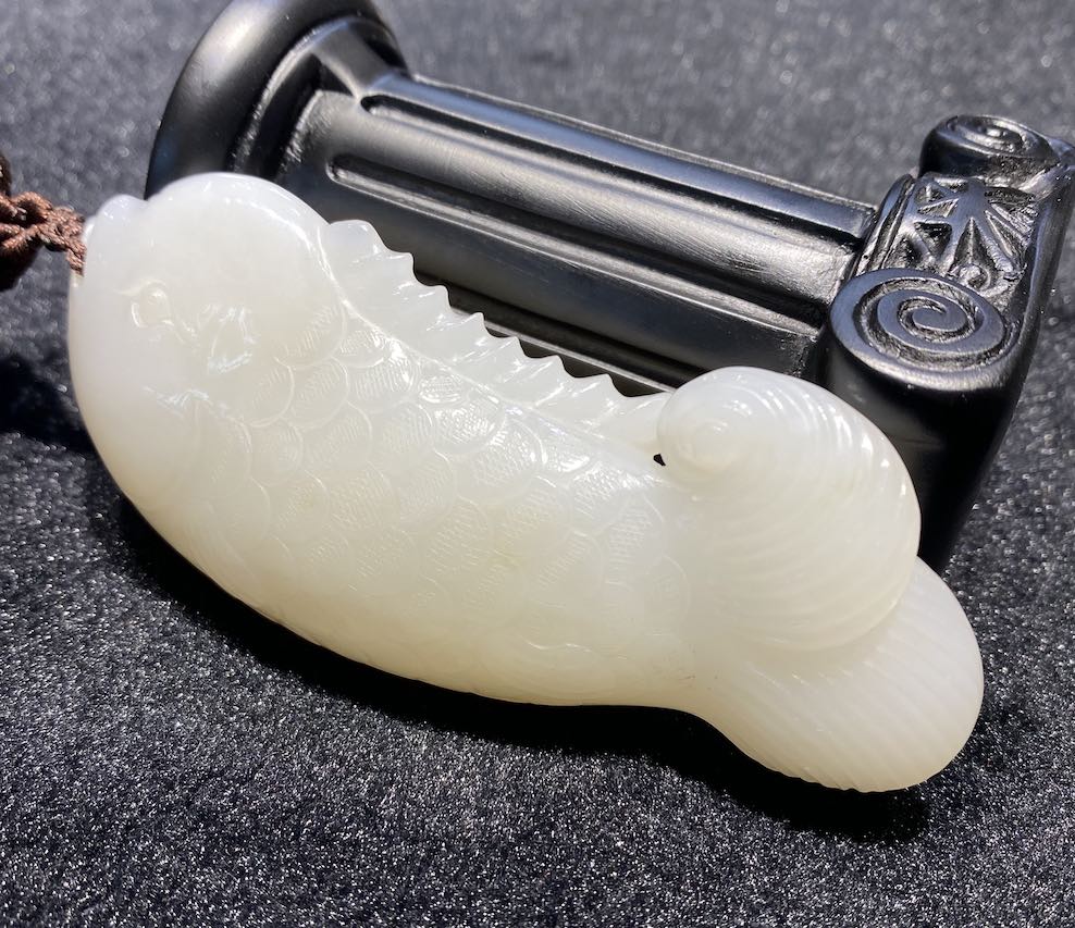 Natural White jade Fish carving nephrite - Image 6