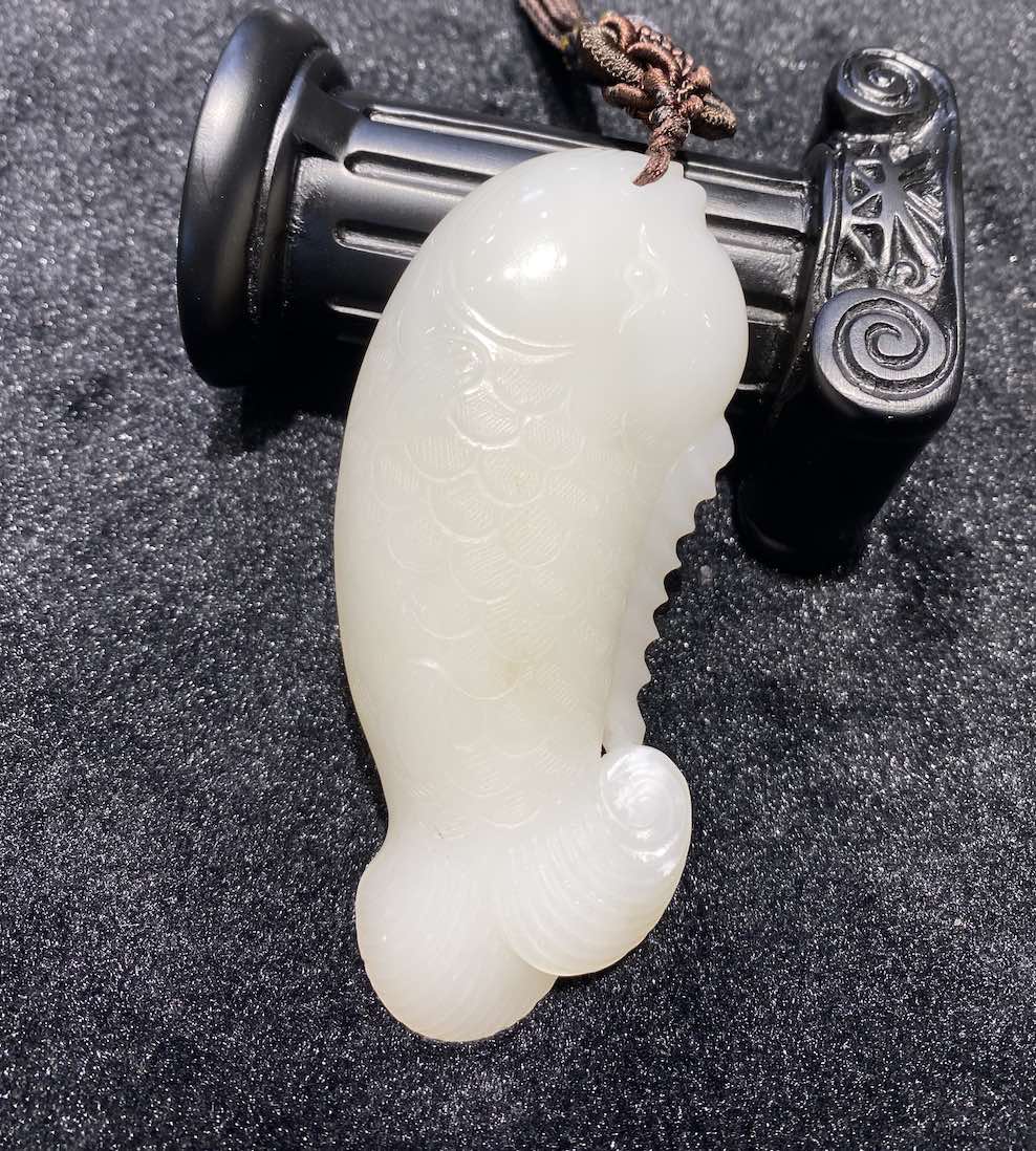 Natural White jade Fish carving nephrite - Image 2
