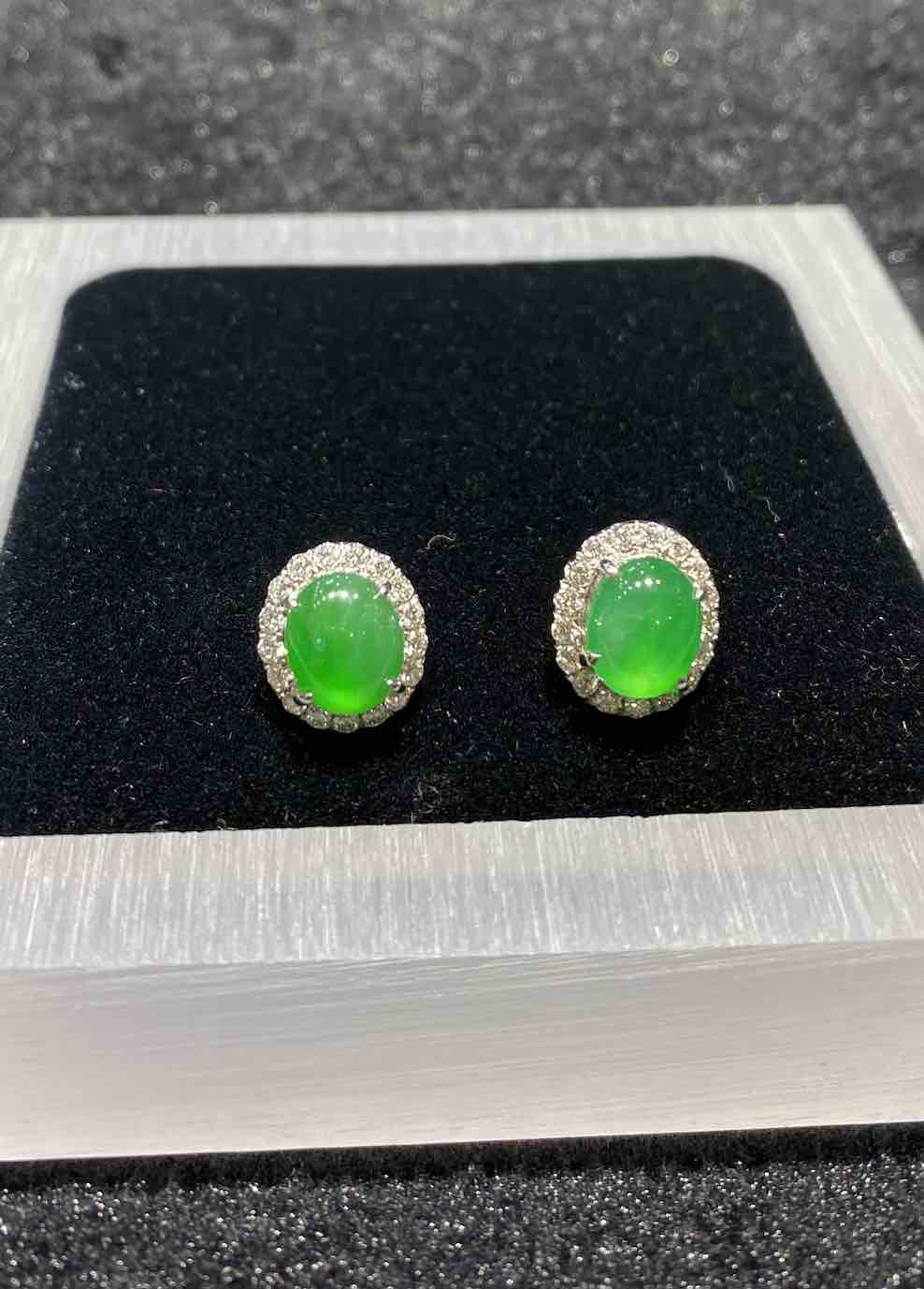 Highly translucent vivid apple green cabochon jadeite earring stud