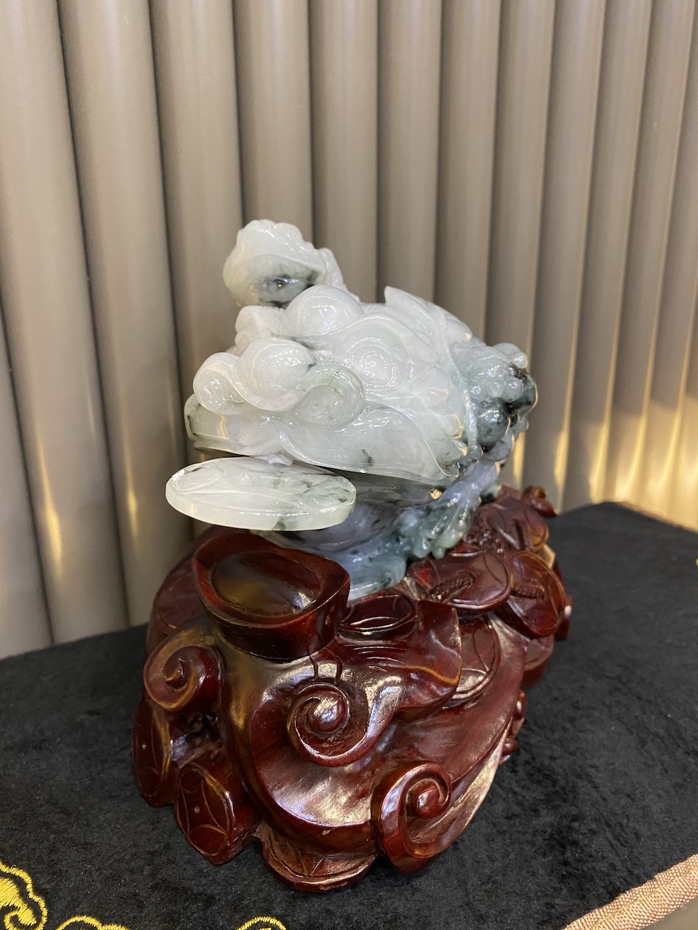 Translucent icy faint floating green toad jadeite ornament - Image 3