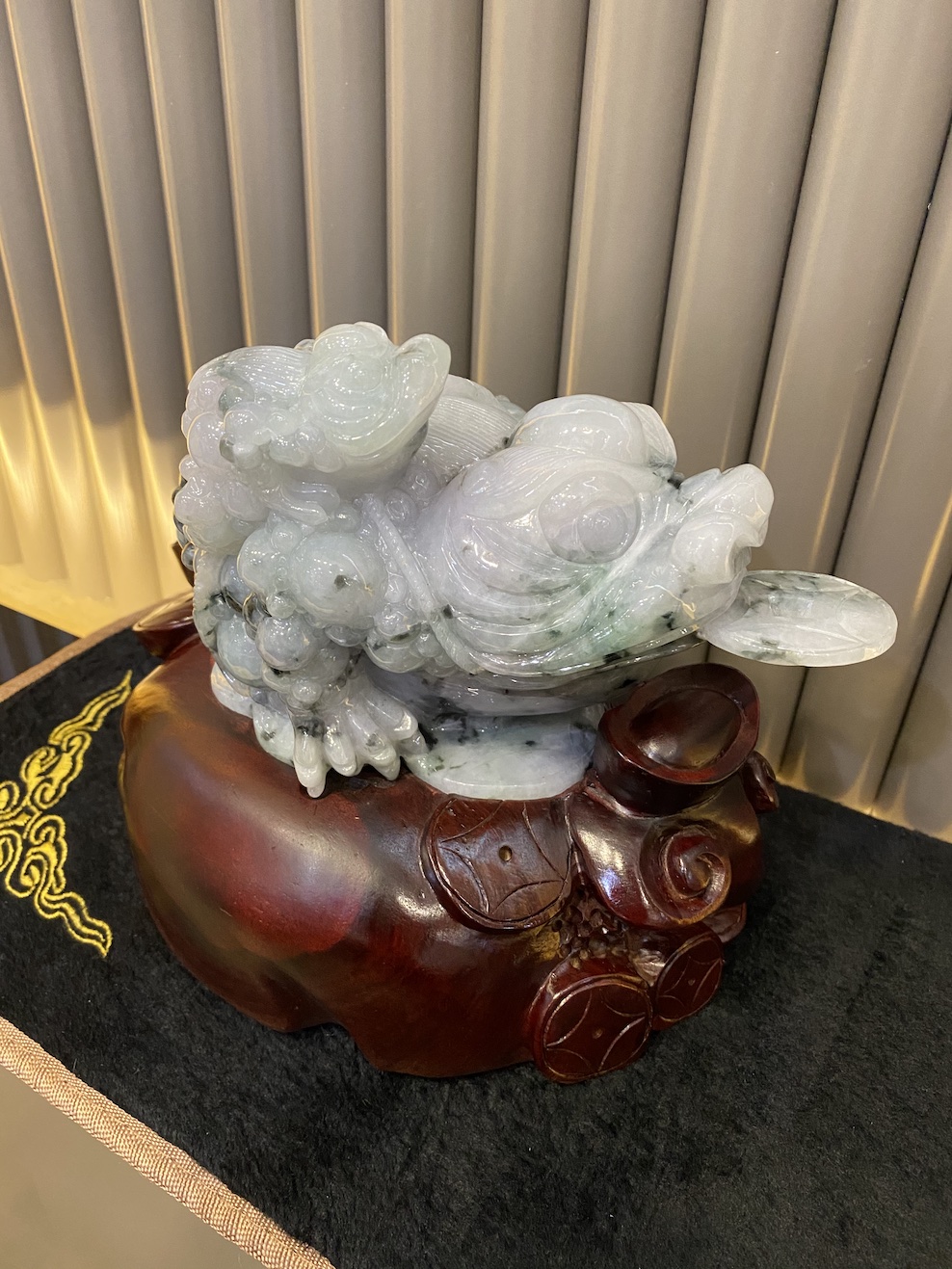 Translucent icy faint floating green toad jadeite ornament - Image 5