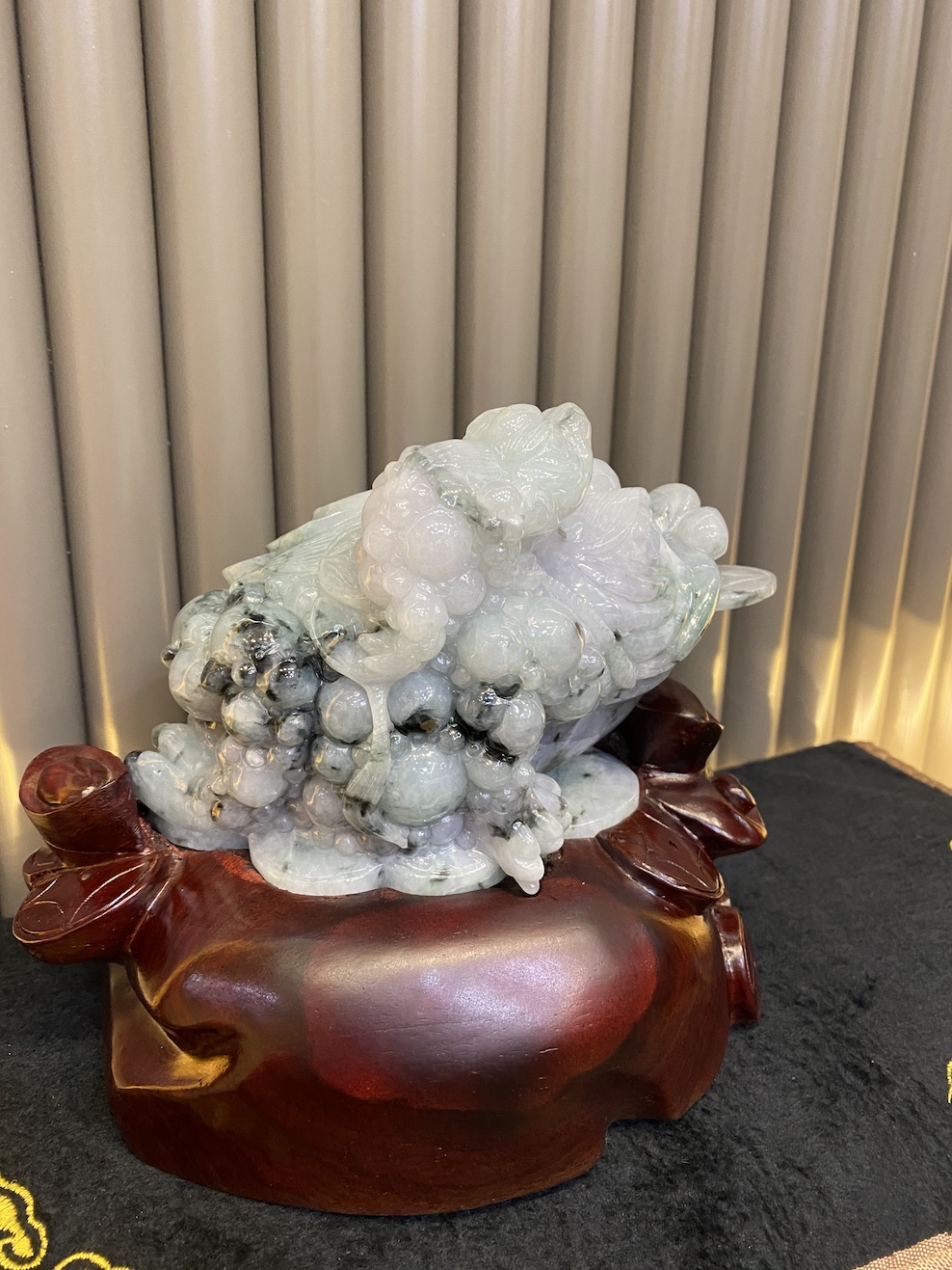 Translucent icy faint floating green toad jadeite ornament - Image 6