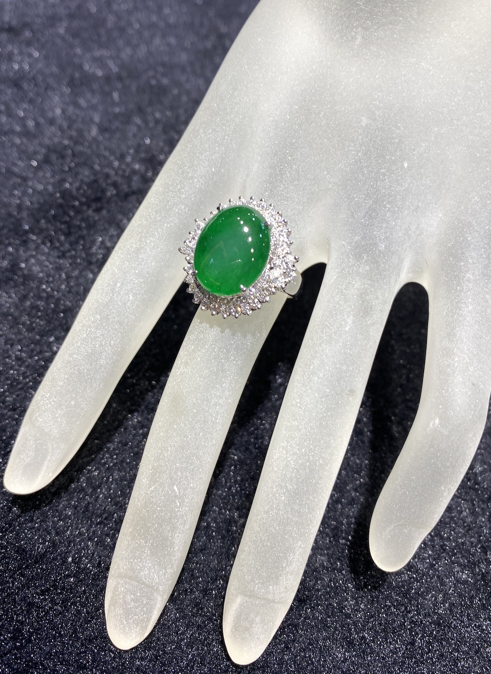 Icy Translucent dark green cabochon jadeite ring - Image 3