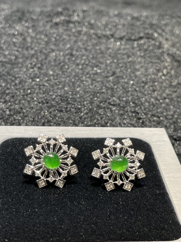 highly translucent vivid green cabochon jadeite earring stud - Image 4