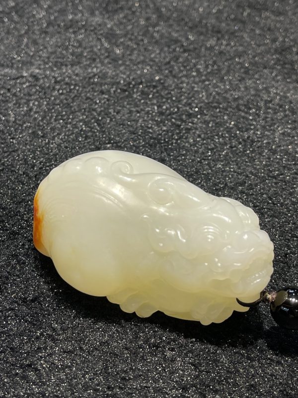 Natural white jade Pixiu with brown patch nephrite - Image 4