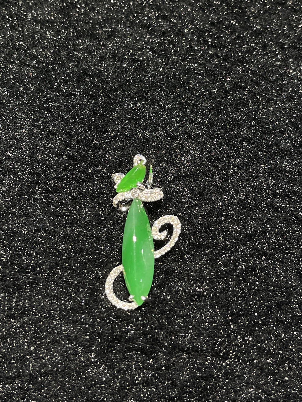 icy translucent vibrant green cat design jadeite pendant - Image 4