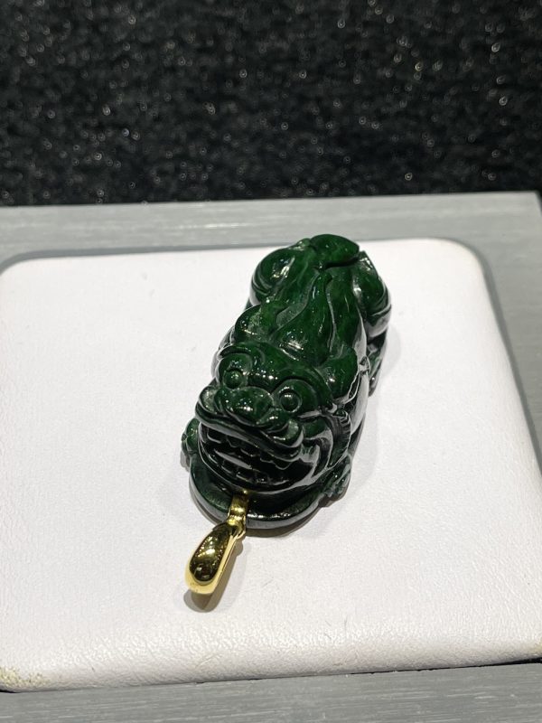 Dark green Pixiu Jadeite pendant - Image 3
