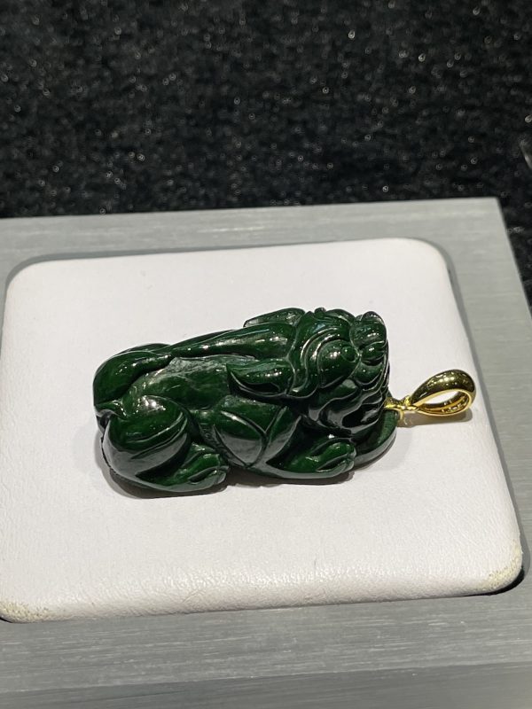 Dark green Pixiu Jadeite pendant - Image 4
