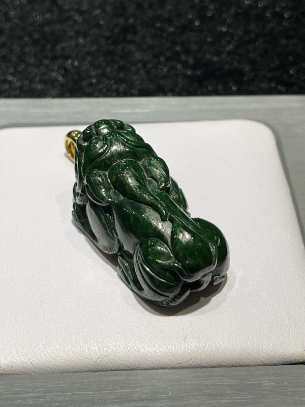 Dark green Pixiu Jadeite pendant - Image 5