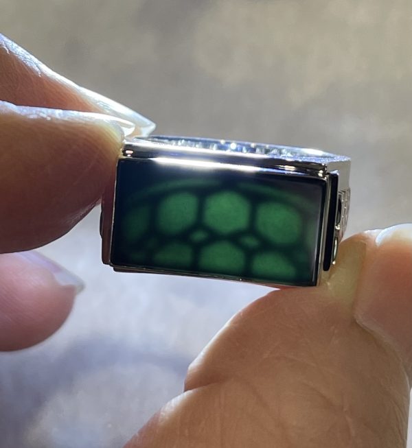 Translucent rectangular omphacite jadeite ring - Image 4
