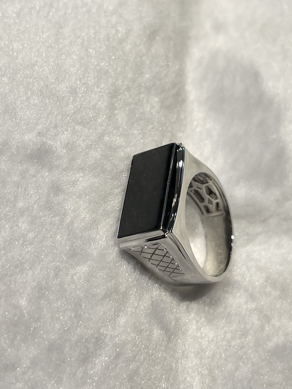 Translucent rectangular omphacite jadeite ring