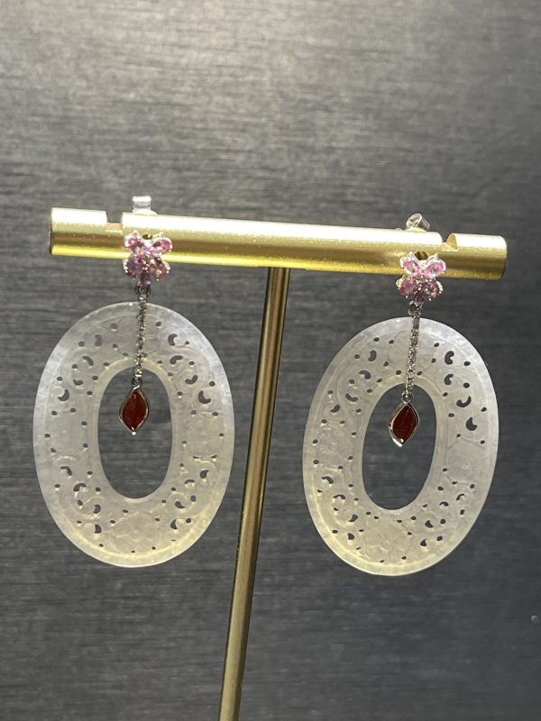 Translucent carving oval shape jadeite dangling earring
