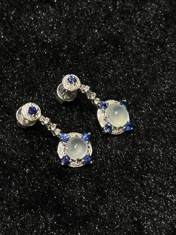 Highly translucent Icy cabochon jadeite dangling earring - Image 2