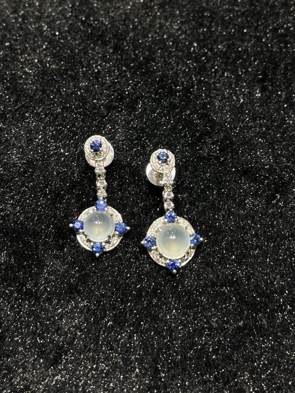 Highly translucent Icy cabochon jadeite dangling earring - Image 3