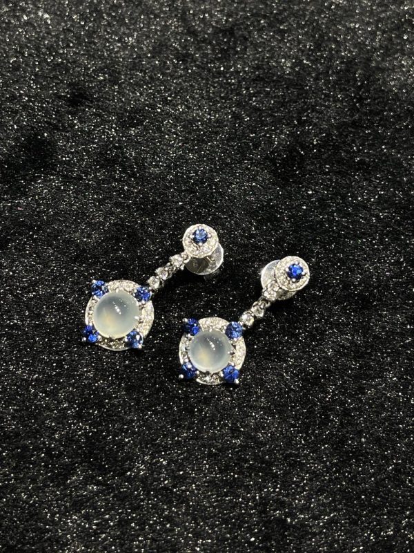 Highly translucent Icy cabochon jadeite dangling earring - Image 4