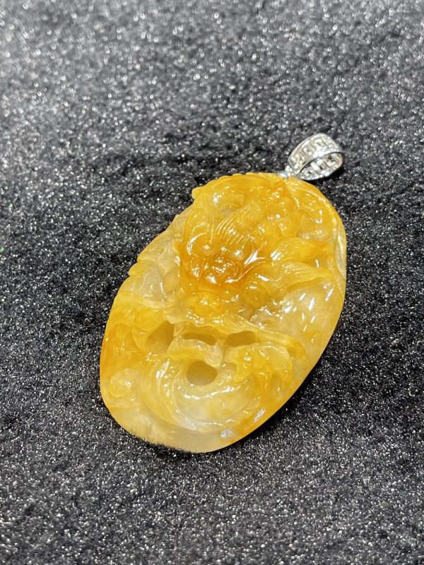 translucent honey yellow dragon head jadeite pendant[SOLD OUT] - Image 3