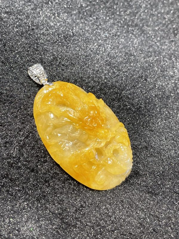 translucent honey yellow dragon head jadeite pendant[SOLD OUT] - Image 4