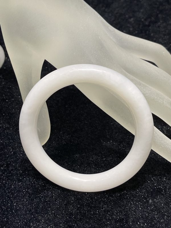 natural white jade round cut nephrite bangle