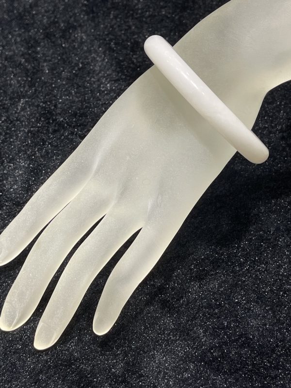 natural white jade round cut nephrite bangle - Image 3