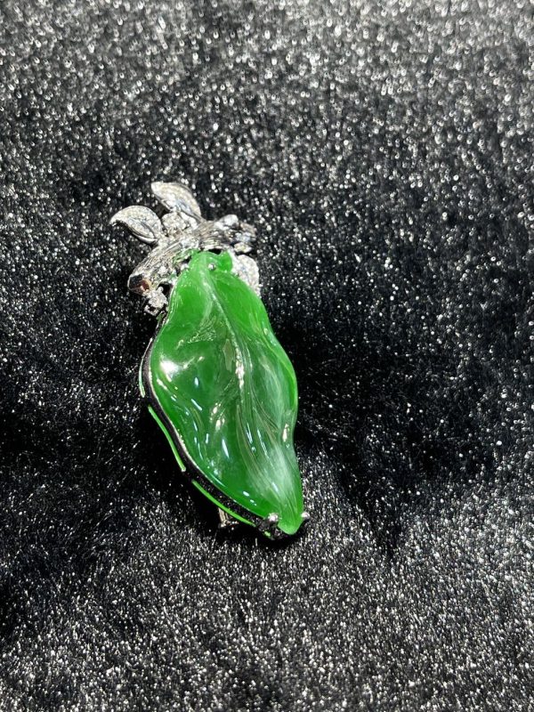 icy translucent vibrant green leaf jadeite pendant/brooch - Image 2