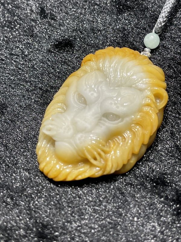 translucent honey yellow lion head jadeite pendant[SOLD OUT] - Image 2