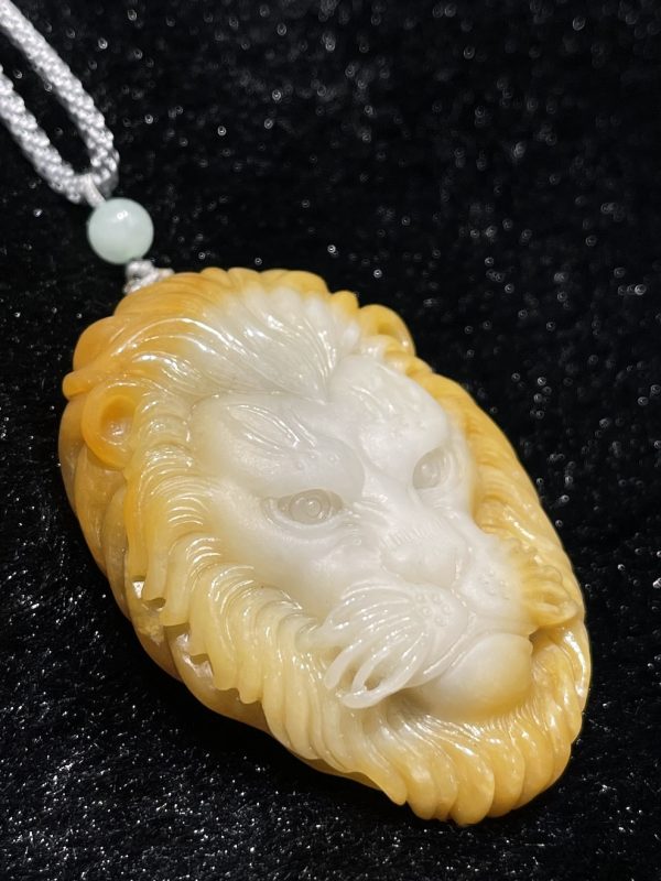 translucent honey yellow lion head jadeite pendant[SOLD OUT] - Image 3