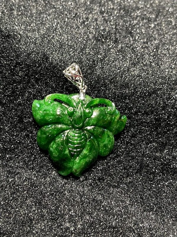 Translucent old pit green butterfly jadeite pendant[SOLD OUT] - Image 3