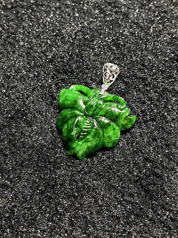 Translucent old pit green butterfly jadeite pendant[SOLD OUT] - Image 5