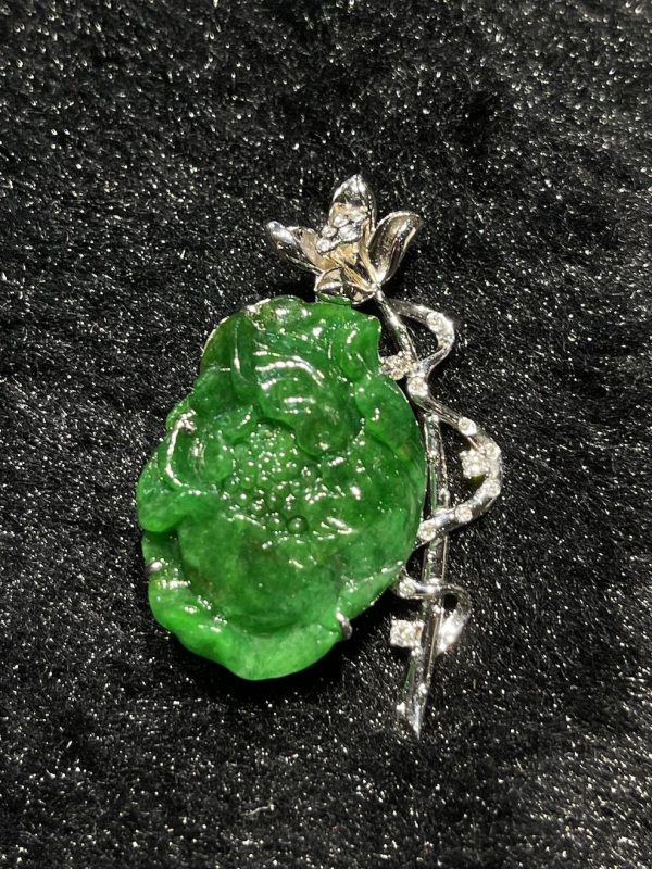 translucent old pit green blossom flower jadeite brooch/pendant[SOLD OUT] - Image 4