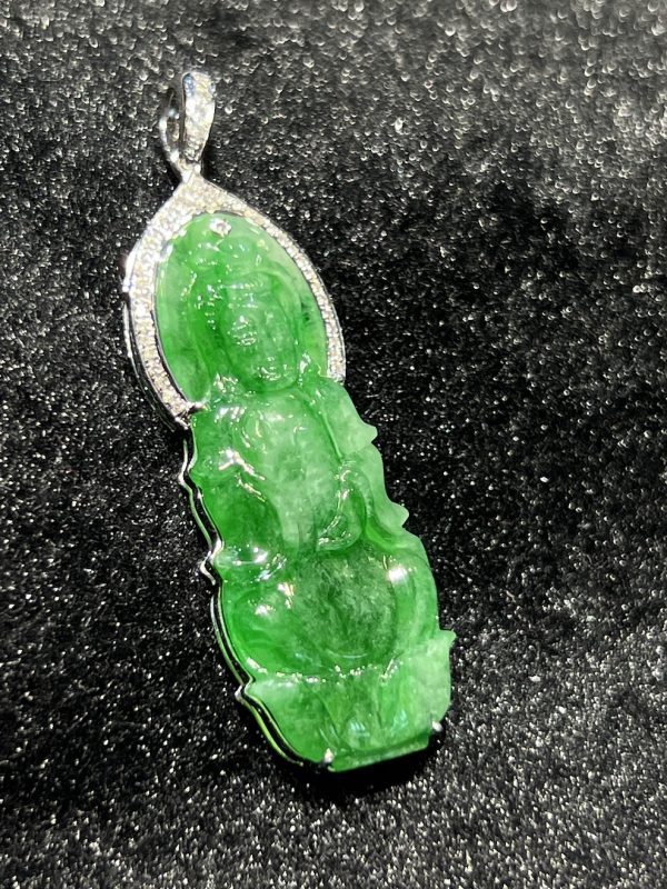 Translucent vibrant old pit green GuanYin jadeite pendant - Image 2