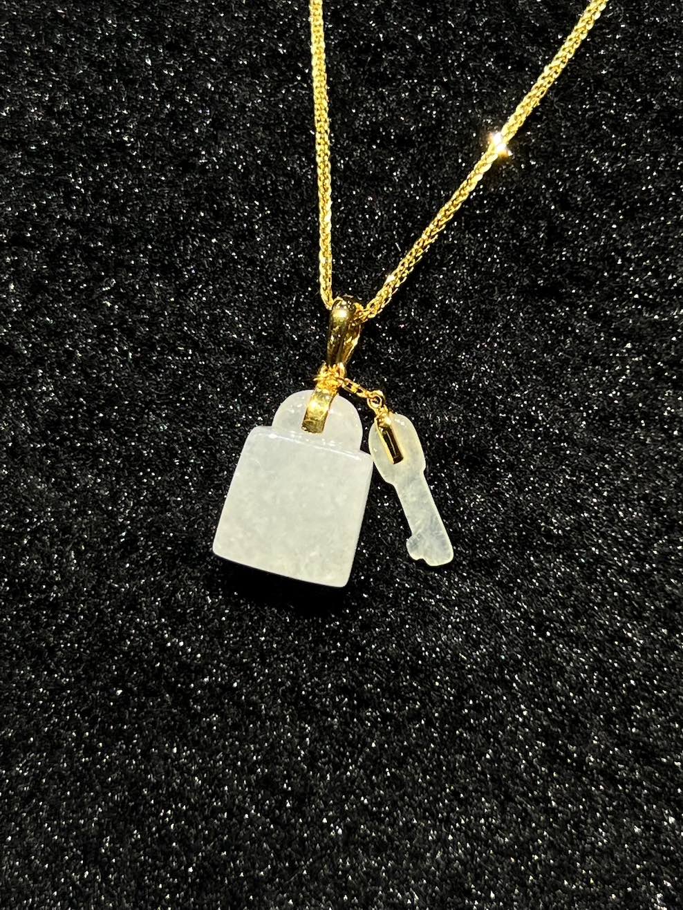 Icy translucent key and lock jadeite pendant - Image 4