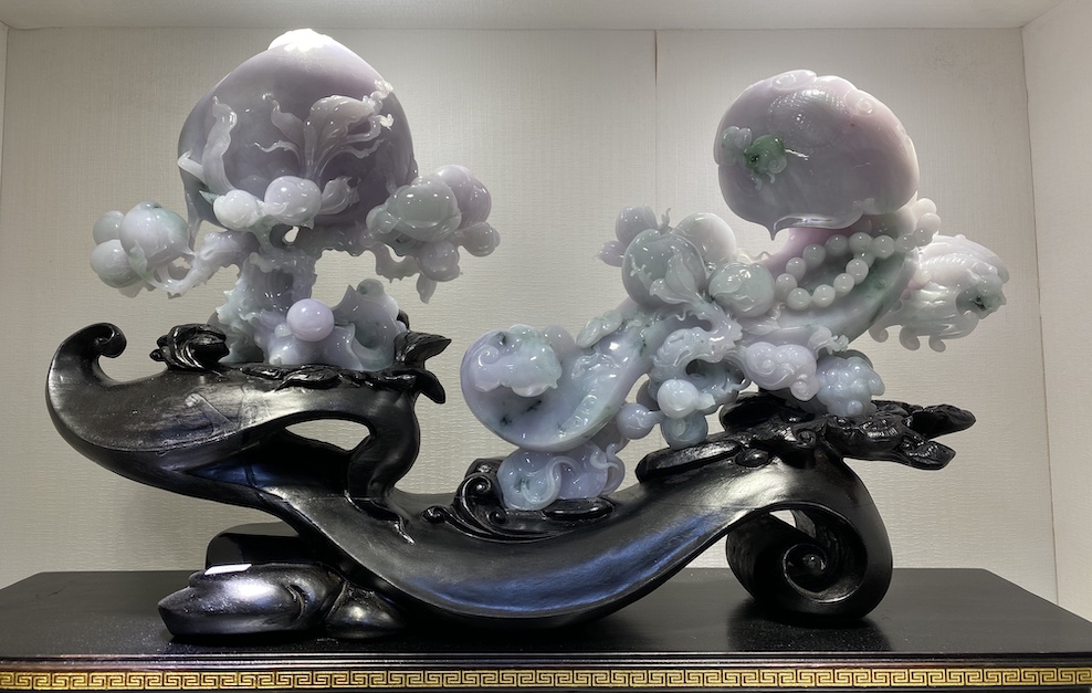 Icy translucent lavender with green peach jadeite ornament - Image 3