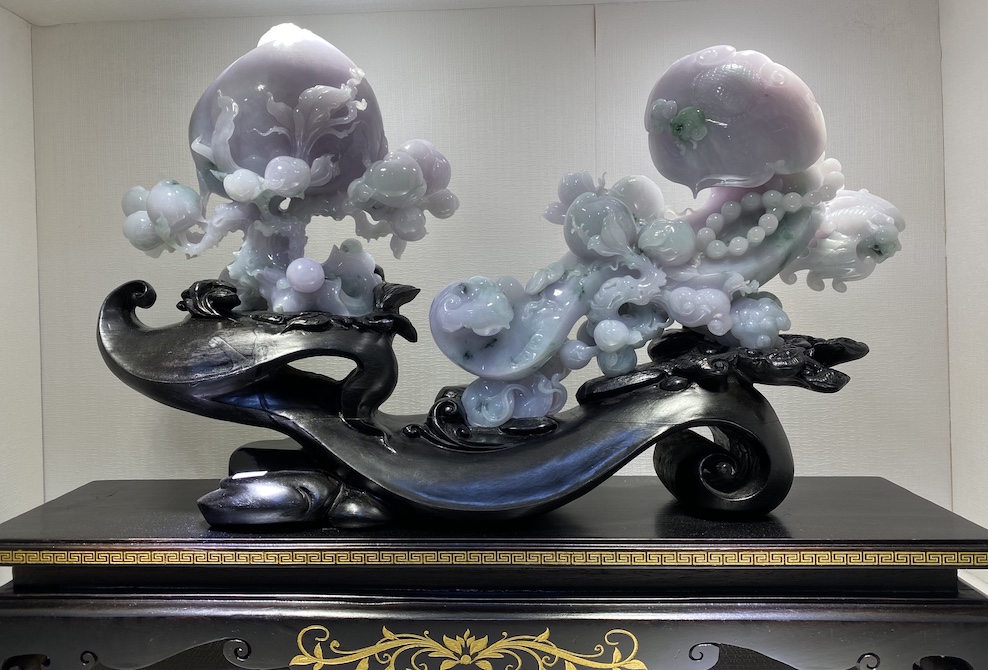 Icy translucent lavender with green peach jadeite ornament - Image 5